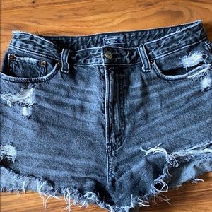 A&F Annie high rise short size 8